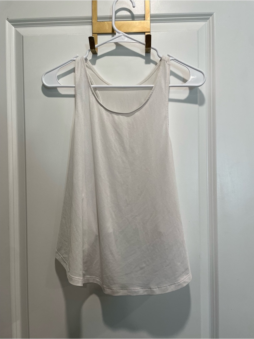 Women's White Lululemon Scoop Neck Cropped Tank Top